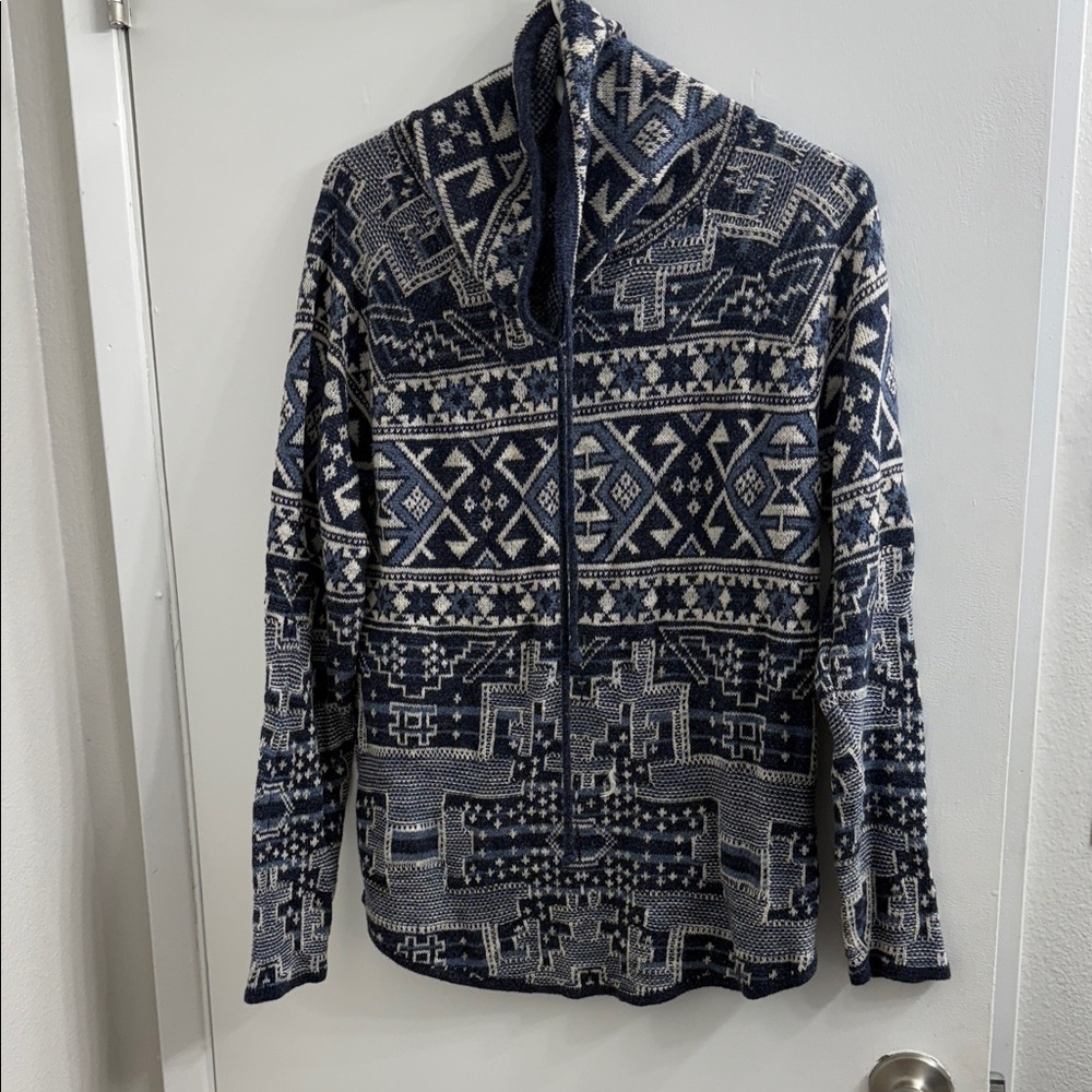 Chaps Navy and White Patterned Turtleneck Sweater